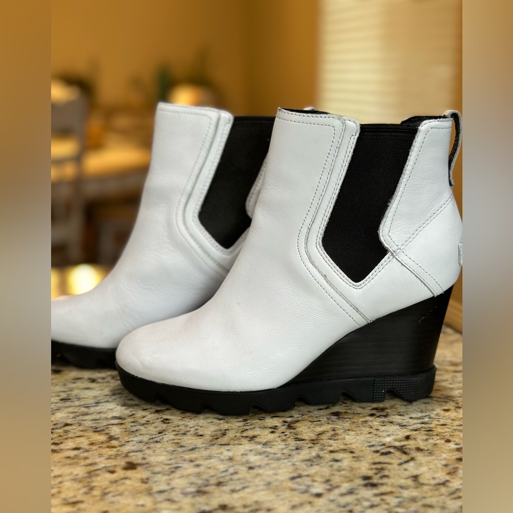 Sorel waterproof wedges